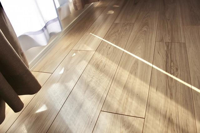 フローリング補修は自分でできる!!補修方法&必要な物まとめ